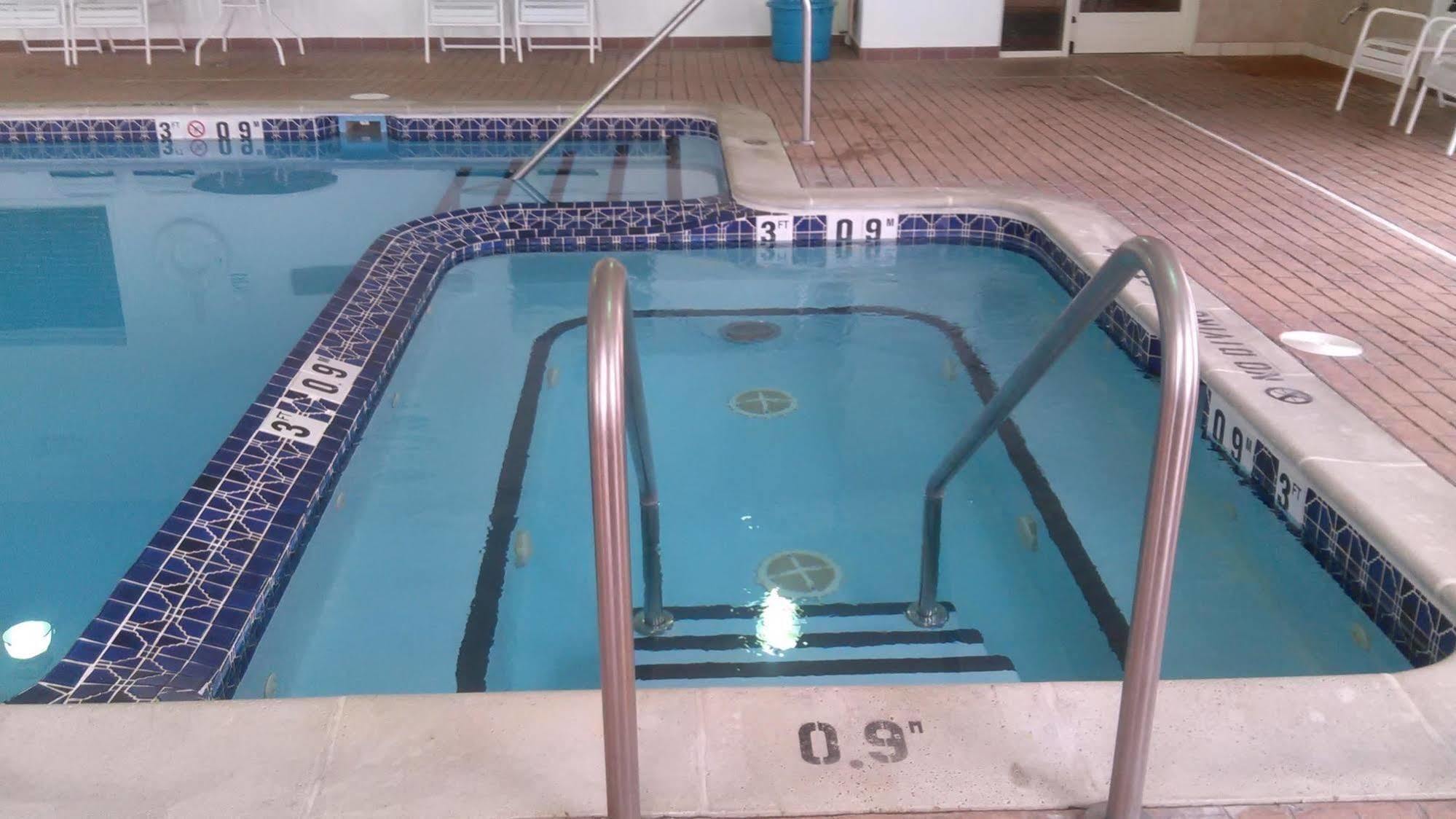 Pellston Lodge מראה חיצוני תמונה