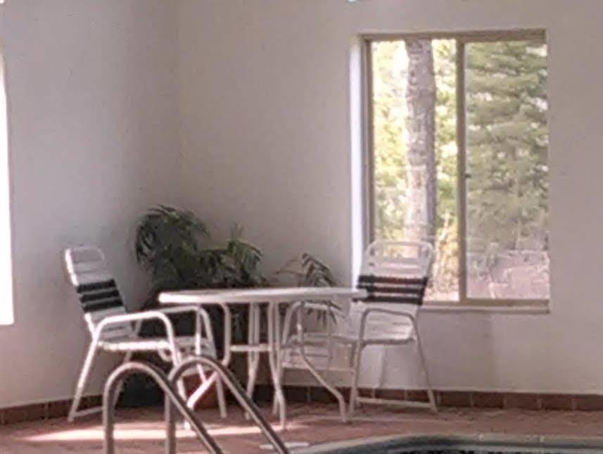Pellston Lodge מראה חיצוני תמונה